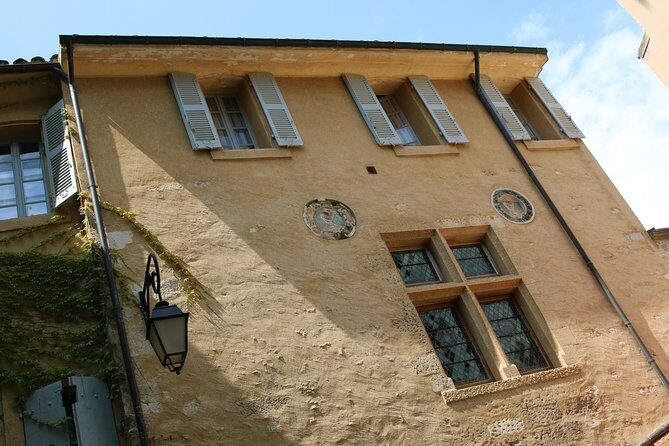 Two intensive days discovering the exceptional wines of Provence - What’s included: tastings, lunch with pairings, and the coffee reset