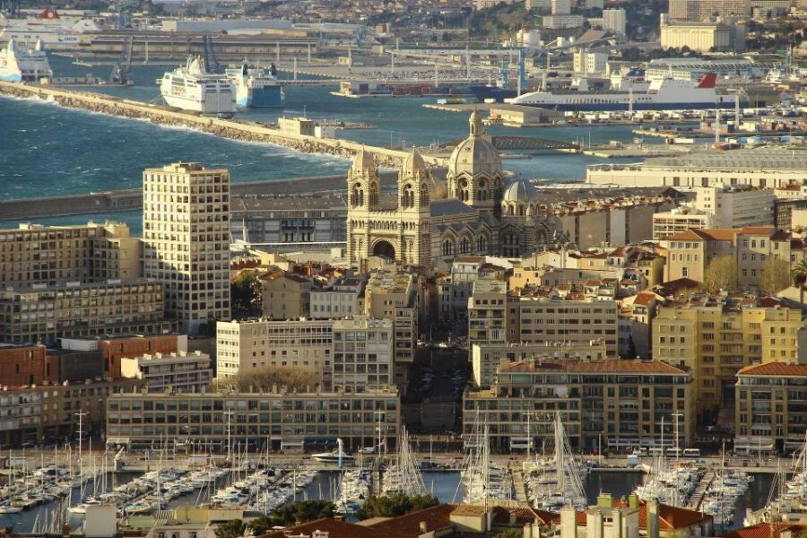 Welcome to Marseille: Private Tour with a Local - Meeting your guide at your accommodation (and why it saves your day)