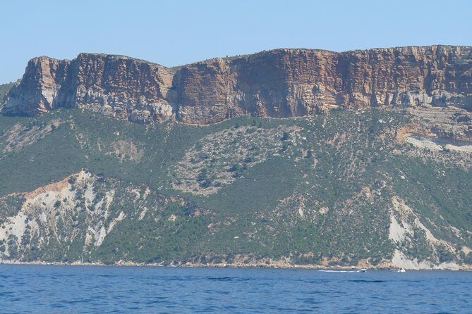 Wine Tour Bandol & Cassis from Marseille - The minibus ride: more than transportation, it’s part of the experience